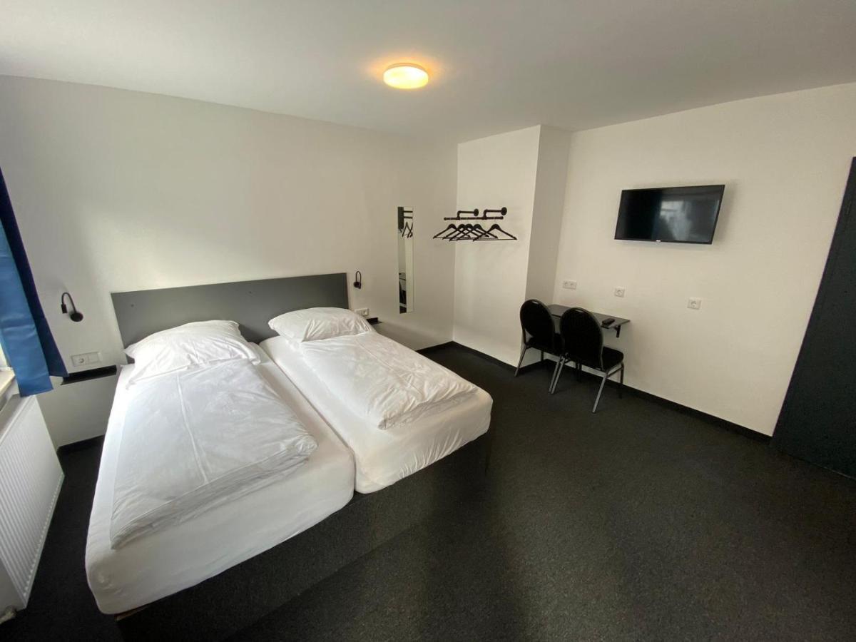 Zzzimple - Staffless & Self Check-In Hotel Pillig Exterior photo